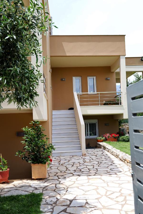 Fou'S Apartment Nafpaktos Exterior foto